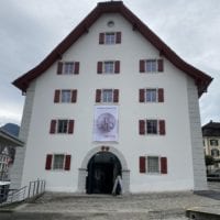 Façade du Forum de l'Histoire de Suisse à Schwyz