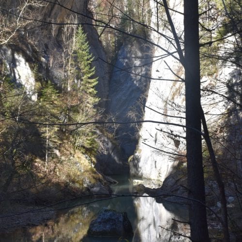 l'entrée dans les gorges